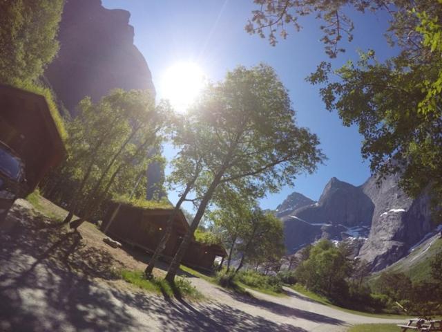 Trollveggen Camping Andalsnes Ngoại thất bức ảnh